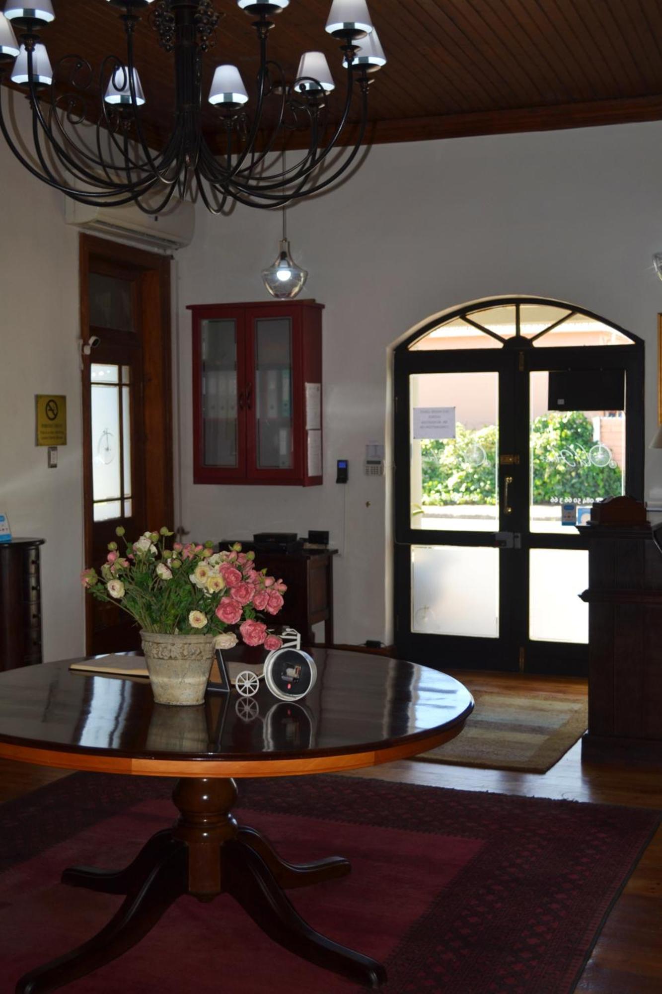 Old House Lodge Beaufort West Esterno foto